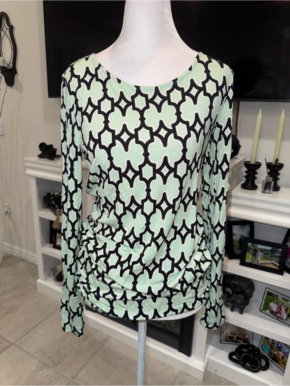 3 x 20$ Dana Buchman Mint Green & Black Geometric Long-Sleeve Tee Size M
